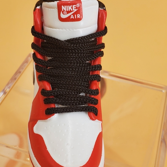 Air Jordan (Pair) 2 Keychain Mini 3D Super Realistic, in a hard Plastic Box (C25 - Picture 7 of 15